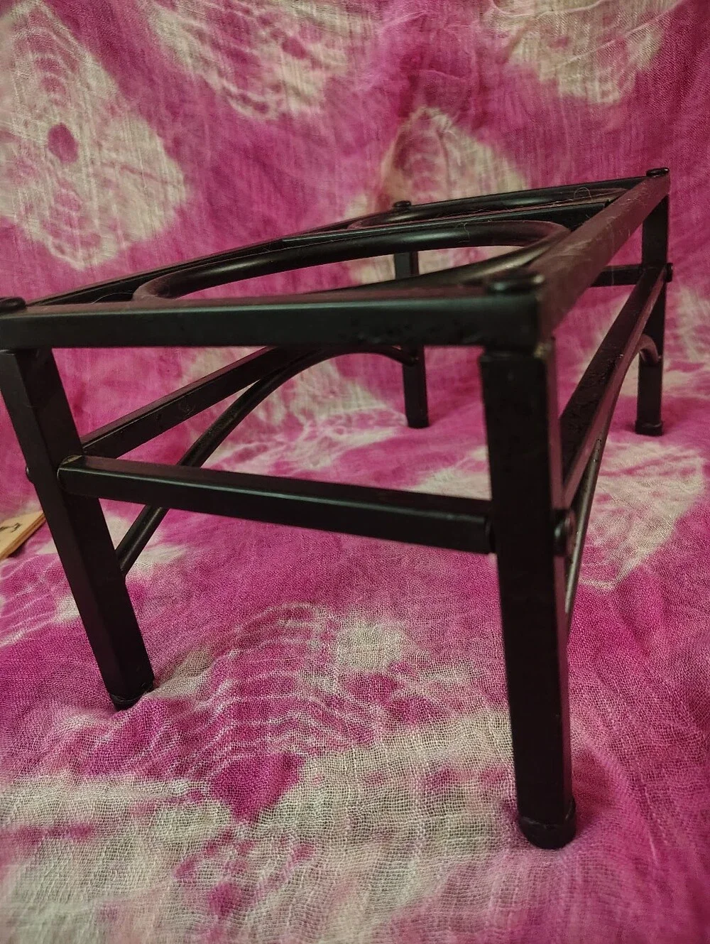 Modern Black Metal Raised Double Pet Bowl Stand Sturdy Raised Diner Frame